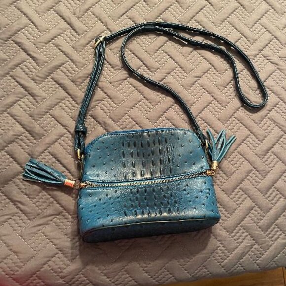 🤑🤑 ANY 3 FOR $10 ITEM - FAUX ALLIGATOR OMBRE BLUE SHOULDER BAG 🤑🤑 - Picture 1 of 3
